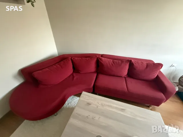 Диван в много добро състояние.
