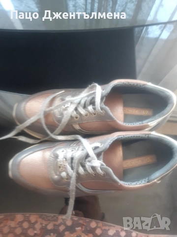 Дамски маратонки  продавам , снимка 3 - Маратонки - 54341496