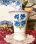 Немска порцеланова ваза Schumann Bavaria - Сини цветя (Горичавка), 12.5 см, снимка 6
