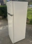  Хладилник с горна камера Sharp SJ-T1227M5W – Отлично състояние!, снимка 3