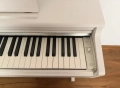 Бяло дигитално пиано YAMAHA Arius YDP-164, снимка 4