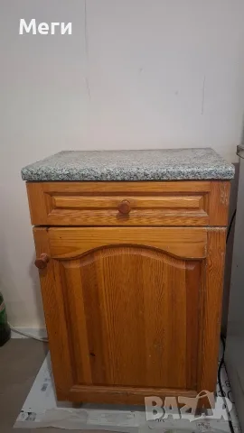 Продавам кухненски шкаф от чам с мивка. Дължина-1.00м Ширина 60см Височина-85см Цената е 80€ Шкаф з, снимка 4 - Кухни - 55678649
