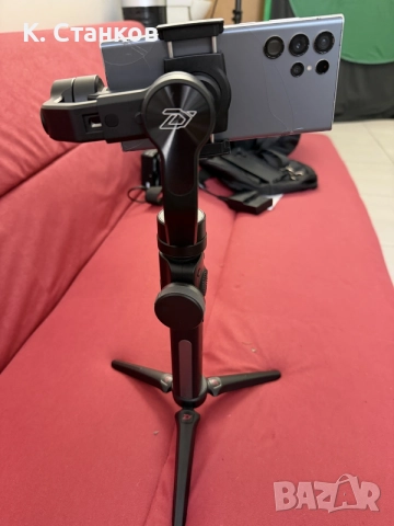 Zhiyun Smooth 4 3-Axis Smartphone Gimbal + Case + Tripod + Box, снимка 2 - Селфи стикове, аксесоари - 55169171