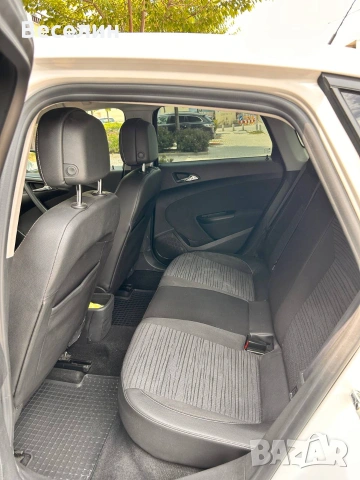 Opel Astra 1.6 CDTI Гаранция + сервизна книжка, снимка 11 - Автомобили и джипове - 55283170