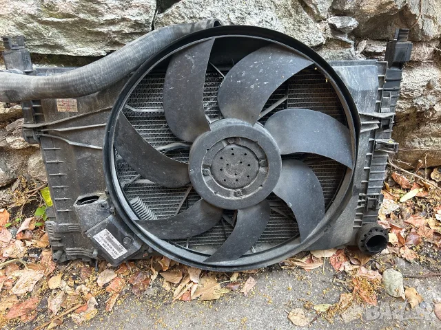 перка Mercedes W203 охлаждаща с дифузьор 2035000293 600W 