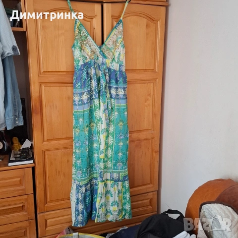 Уникална рокля