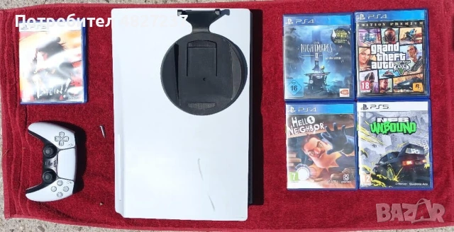 PS5 конзола с игри и контролер.