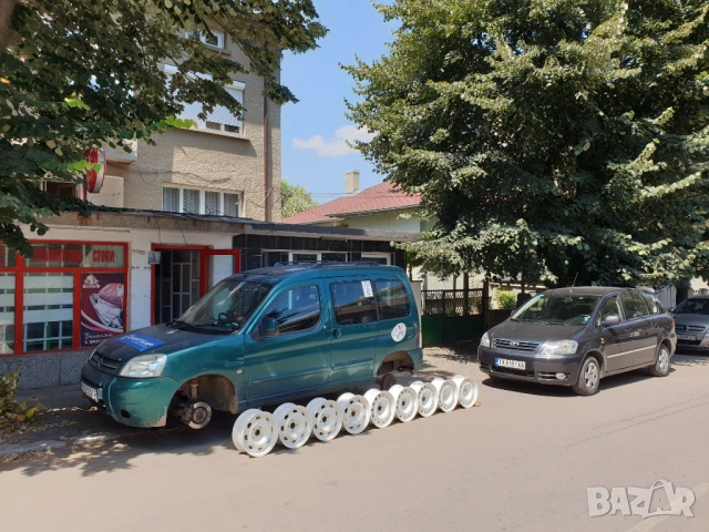 Citroen Berlingo Peugeot Partner преден калник ляв десен KRZD, снимка 12 - Части - 53986364