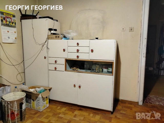 продавам стар шкаф да може по бързо 