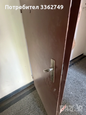 метална входна врата