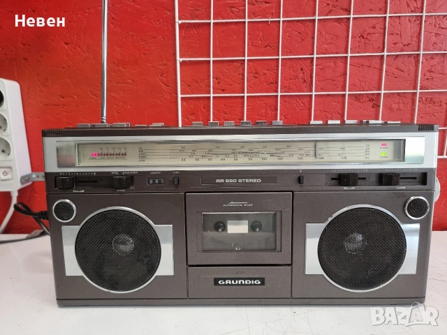 Радио касетофон GRUNDIG RR 660, снимка 2 - Радиокасетофони, транзистори - 54808167