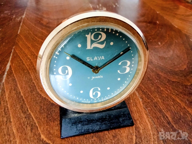 SLAVA СЛАВА Настолен часовник с будилник СССР USSR 11 камъка 11 jewels
