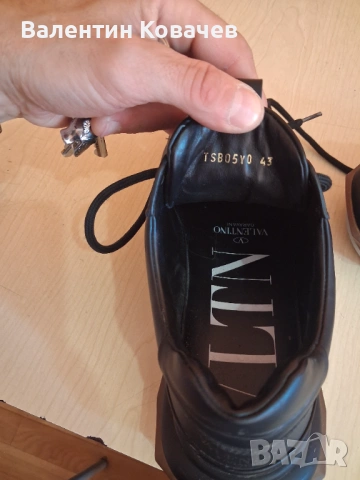 Продавам оригинални маратонки на Valentino Garavani, снимка 3 - Маратонки - 54854066