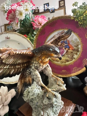 Порцеланова скулптура G. Armani Florence – Сокол, Италия, сертификат, снимка 6 - Декорация за дома - 54118168