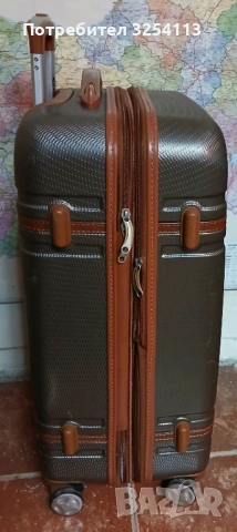 Куфар голям твърд, снимка 2 - Куфари - 53957045