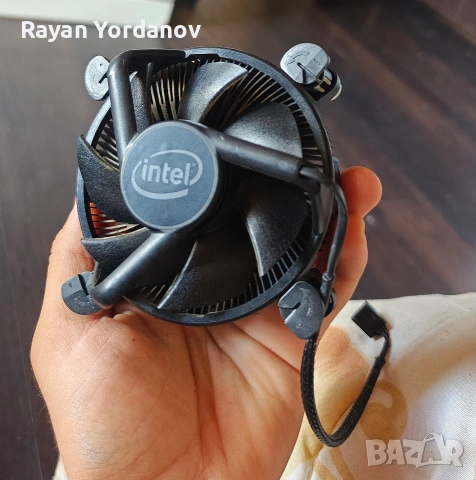 Stock Intel LGA 1200 охладител