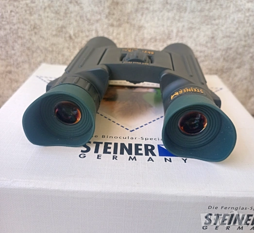 НЕМСКИ Бинокъл Steiner SkyHawk Pro 10x26 – КАТО НОВ! Пълен Комплект!, снимка 4 - Оборудване и аксесоари за оръжия - 54721572