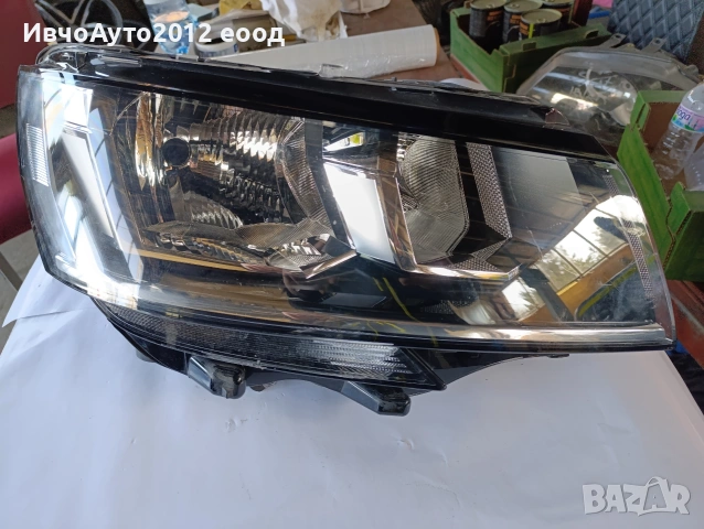 фар десен оригинален VW Transporter T6 Facelift , снимка 5 - Части - 54224193