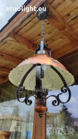Голям полилей съчетание от дърво, ковано желязо и метален капак с орнаменти , снимка 3 - Лампи за таван - 53965476