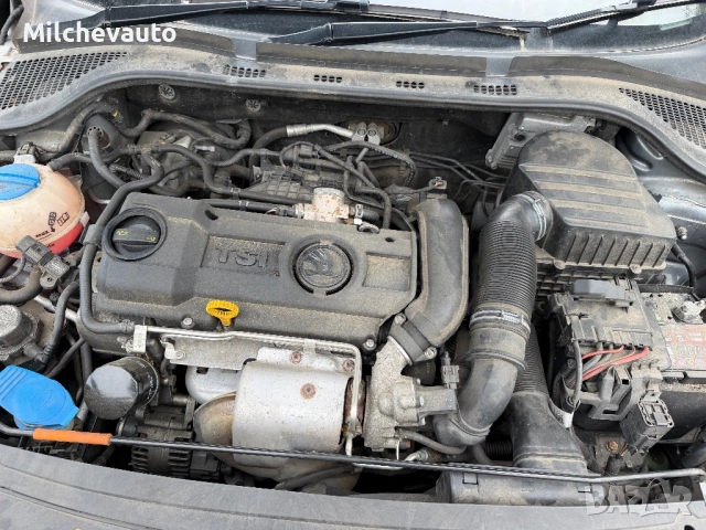 Шкода рапид 1.4тфси на части / Skoda rapid 1.4tfsi , снимка 5 - Автомобили и джипове - 54416931