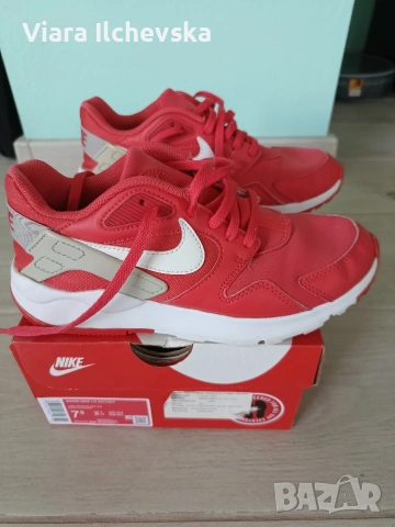 Дамски маратонки NIKE, снимка 3 - Маратонки - 54441706