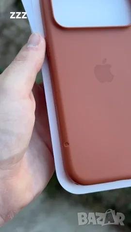Оригинален Apple Силиконов калъф с MagSafe за iPhone 17 Pro Max – Terra Cotta, снимка 3 - Калъфи, кейсове - 55425242