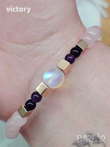 🌙 Гривна „Лунна нежност“ – естествени камъни