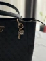 Дамска чанта на Guess, снимка 2