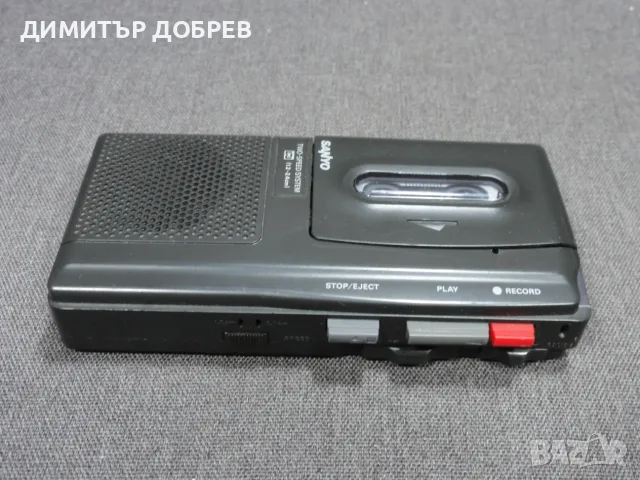 СТАР РЕТРО КАСЕТЕН ДИКТОФОН MICROCASSETTE RECORDER SANYO TRC 500A, снимка 3 - Радиокасетофони, транзистори - 55536581