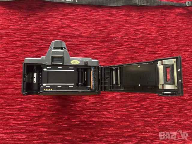фотоапарат Yashica 230 AF с обектив 35-701:3,3-4,5 52мм, снимка 4 - Фотоапарати - 55257124