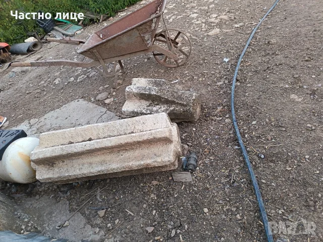 антикварни камъни