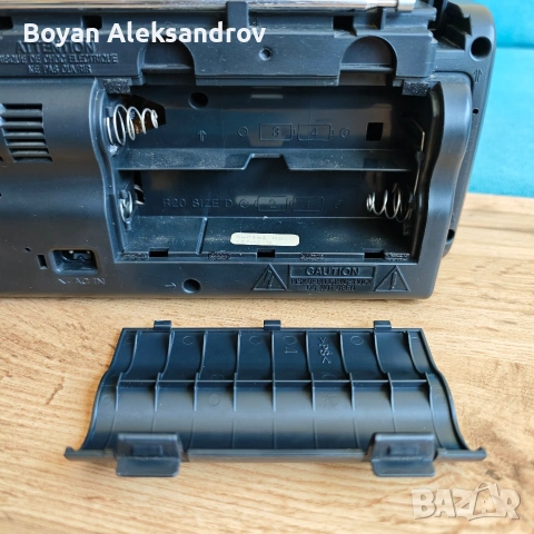 Sony CFM-10 радиокасетофон, снимка 6 - Радиокасетофони, транзистори - 54760743