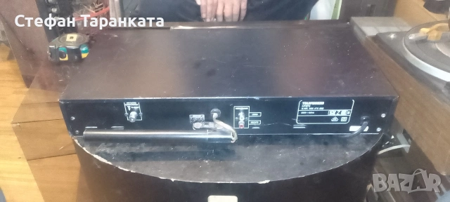Радио тунер Telefunken от двете страни е пукнат корпуса, снимка 4 - Радиокасетофони, транзистори - 54513317