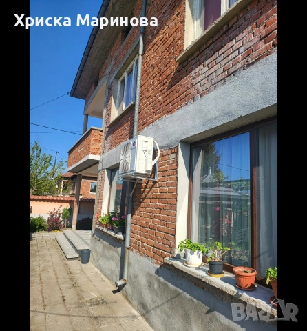 Продавам голяма двуетажна къща с двор 1000 кв.м, гараж и кладенец + сонда – с. Градина обл. Пловдив, снимка 5 - Къщи - 54381962