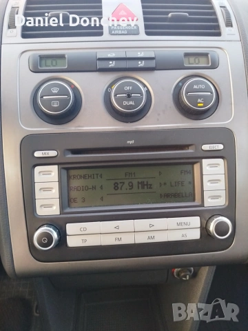 VW Touran 2009 г. 1.9 TDi, снимка 11 - Автомобили и джипове - 55158667