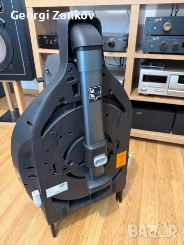 Въртяща база Cybex Base Z, снимка 2 - Столчета за кола и колело - 54588874