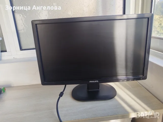 LCD монитор Philips, 2011 г., модел 191V2AB/00 (размери на екрана около 41 х 23 см, 18.5 инча).