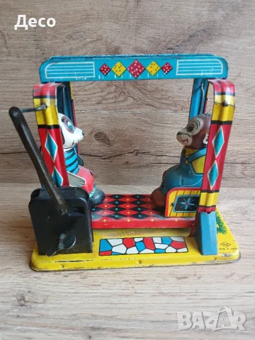 Yonezava made in Japan Стара ламаринена играчка.