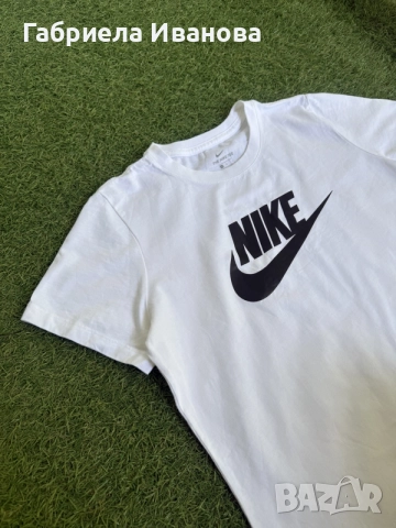 Дамска тениска Nike Sportswear Club Essentials, снимка 3 - Тениски - 55499297