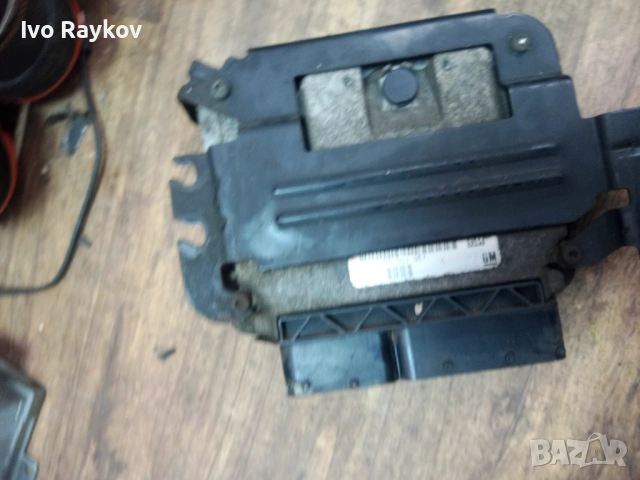 Компютър за SAAB 9-3 1.9TID ENGINE ECU 0281013807 55563967.