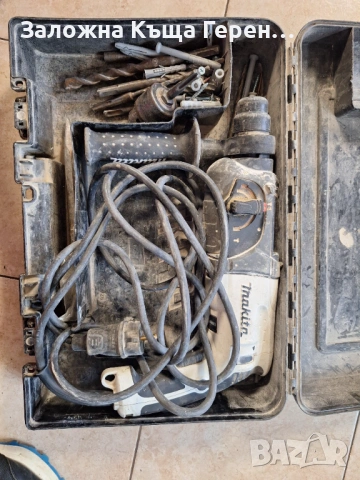 Перфоратор Makita HR2470, снимка 2 - Други инструменти - 54364260