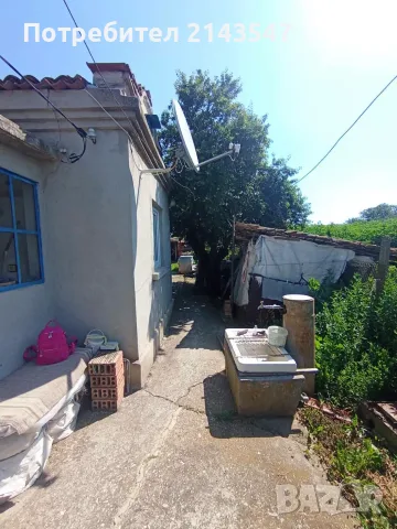 Къща с двор и гараж , снимка 8 - Къщи - 55340294