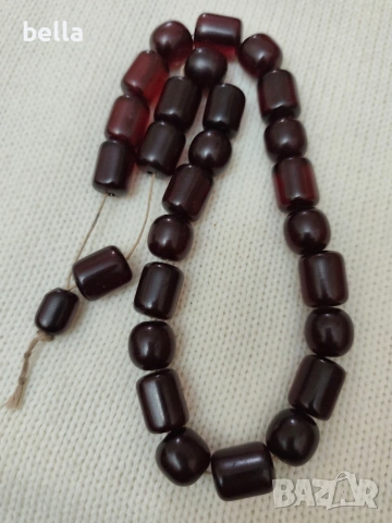 Антикварна броеница – Стар вишнев материал (88.4 гр).