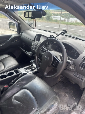 nissan navara 2.5d 190кс на части автоматична кутия нисан навара , снимка 7 - Автомобили и джипове - 55151121