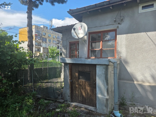 Давам самостоятелна едноетажна къща под наем