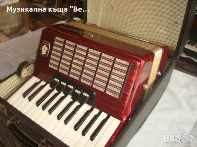 Акордеон Велтмайстер Стела 40 баса с куфар