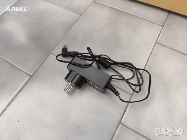 Монитор LG 22MR410-B, снимка 4 - Монитори - 54992525