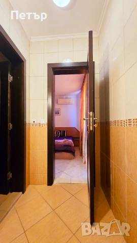 Продавам просторен тристаен апартамент в Ахелой , снимка 17 - Апартаменти - 55150107
