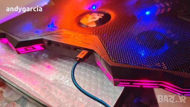 Охладителна подложка Klim Wind RGB за лаптопи до 17.3 инча черна rgb осветление с кутия като нова, снимка 14 - Джойстици и геймпадове - 55528632