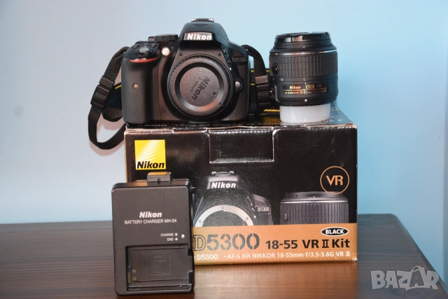 Nikon D5300 + Nikon AF S DX NIKKOR 18-55 мм VR